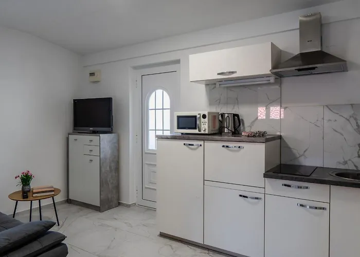 Kristija Appartamento Vir