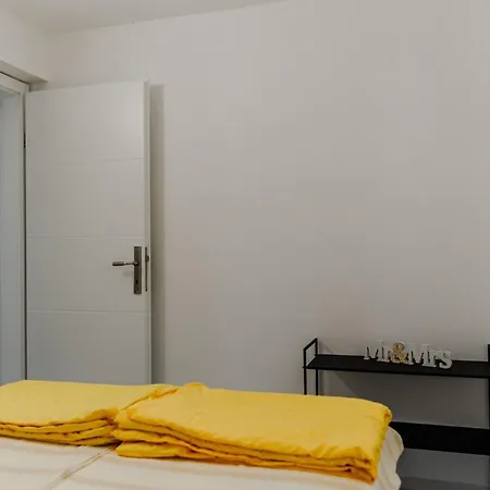 Kristija Apartment *